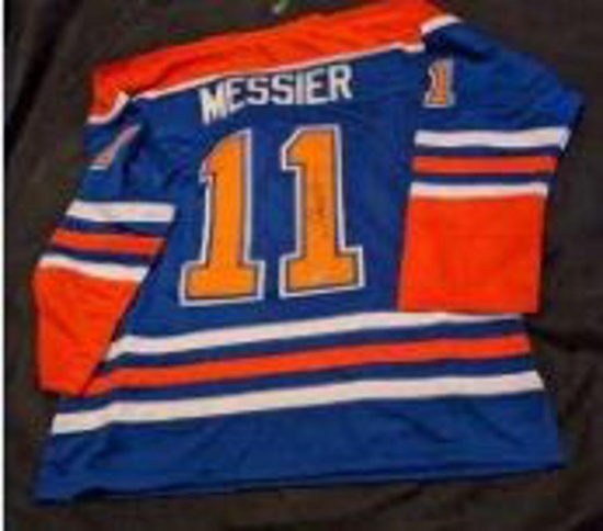 Mark Messier autographed jersey with coa