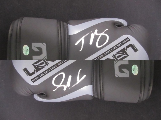 TYSON FURY SIGNED BOXING GLOVE VS COA