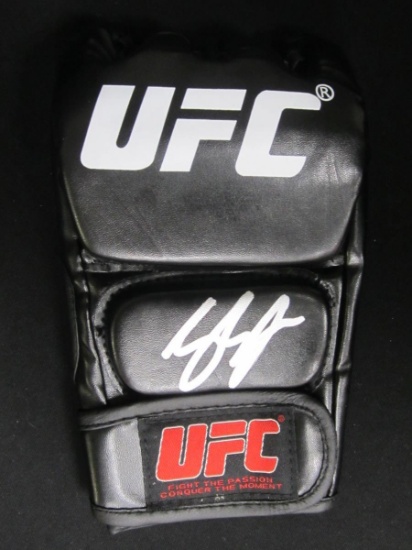 KHAMZAT CHIMAEV SIGNED UFC GLOVE WITH COA