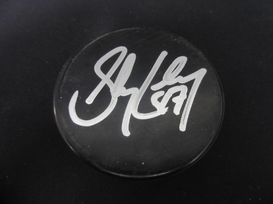 SIDNEY CROSBY SIGNED HOCKEY PUCK WITH COA