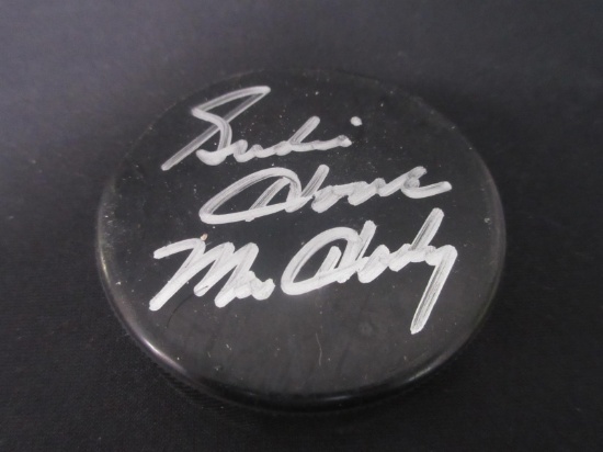 GORDIE HOWE SIGNED HOCKEY PUCK WITH COA