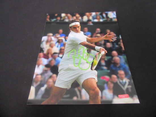 ROGER FEDERER SIGNED 8X10 PHOTO WITH COA