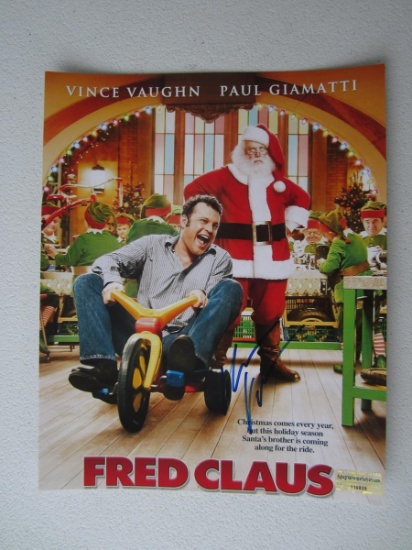 VINCE VAUGHN SIGNED 8X10 PHOTO WITH COA