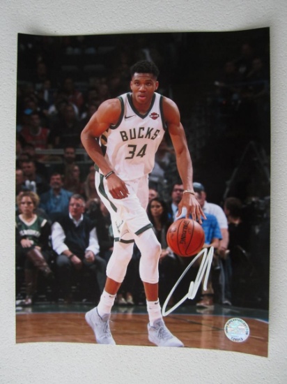 GIANNIS SIGNED 8X10 PHOTO WITH COA