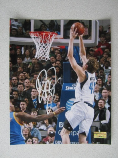 DIRK NOWITZKI SIGNED 8X10 PHOTO WITH COA