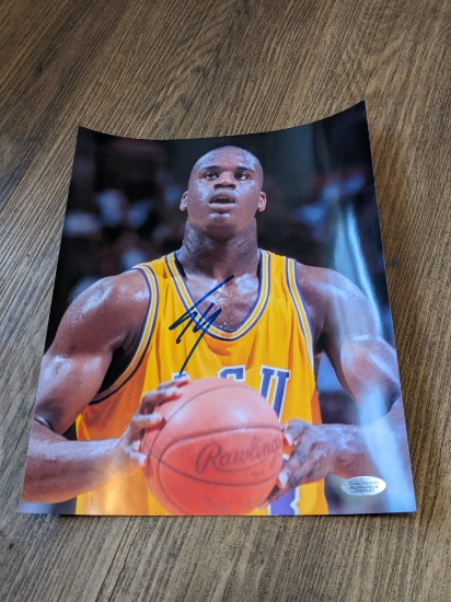 Shaquille O neal  autographed 8x10 photo with coa