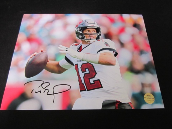 Tom Brady Signed 8.5x11 Photo Elite COA