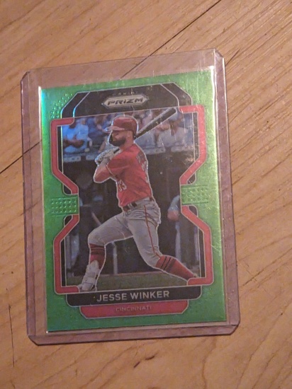 100/129 2022 Panini Prizm #128 Jesse Winker Lime Green Prizm Cincinnati Reds