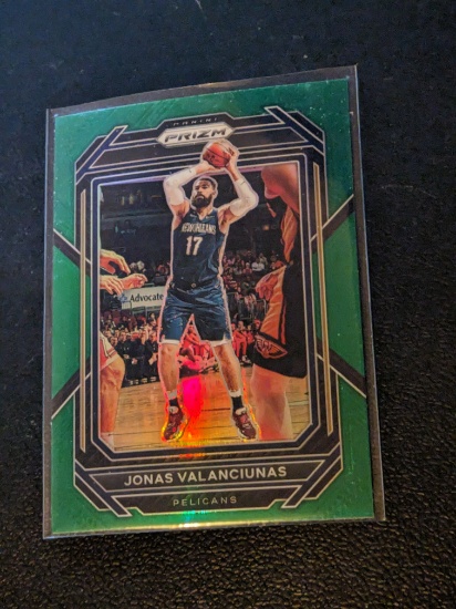 Jonas Valanciunas 2022-23 Panini Prizm Green Prizm #219 Refractor Card Pelicans