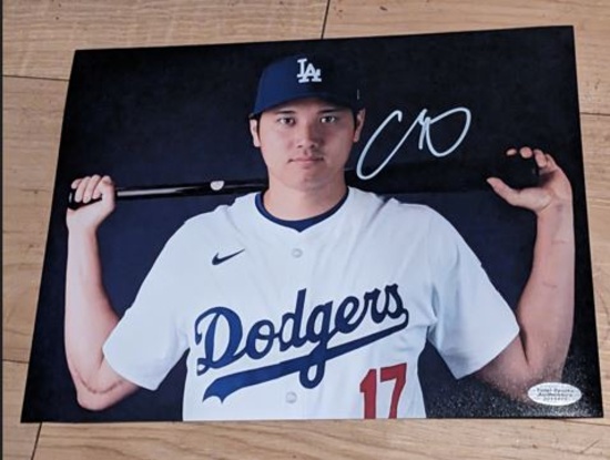 Shohei Ohtani Signed Photo 8x10 with coa