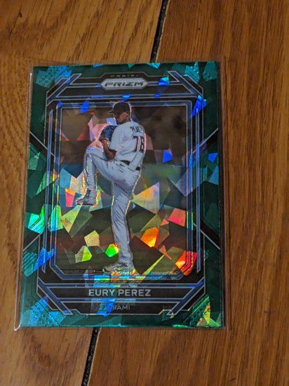 2023 Panini Prizm Eury Perez #17 Green Cracked Ice Parallel