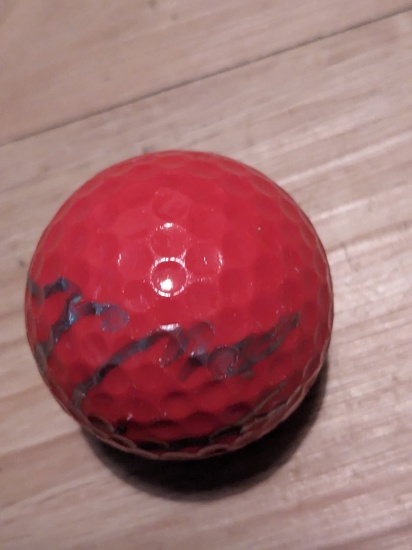Tiger Woods Signed Golf Ball with coa