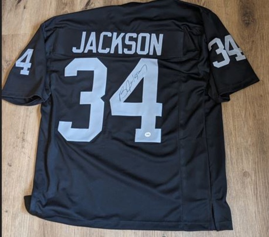 Bo Jackson autogrpahed jersey with coa