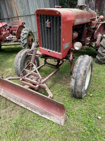 INTERNATIONAL FARMALL 140