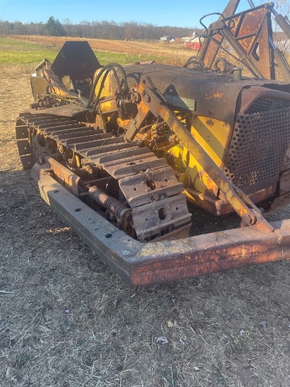 INTERNATIONAL CRAWLER WITH BLADE