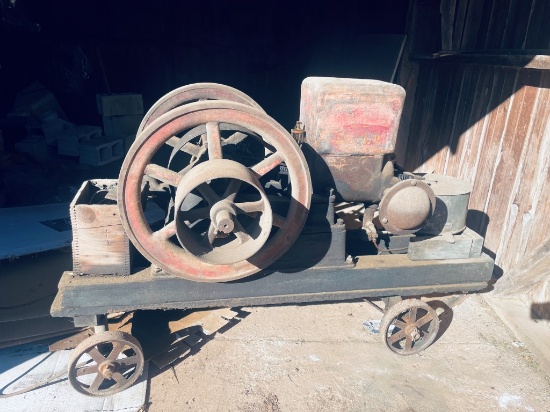 2.5 HP KEYSTONE HIT & MISS ENGINE