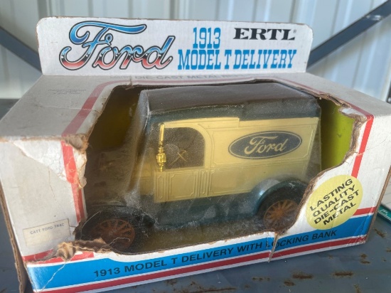 ERTL 1913 MODEL T DELIVERY
