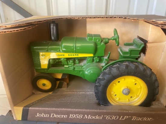 ERTL JD 630 LP