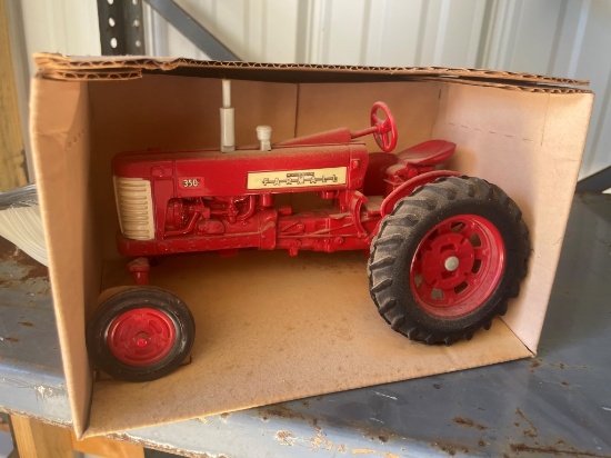 ERTL FARMALL 350
