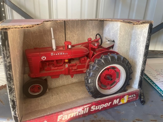 ERTLE FARMALL SUPER M