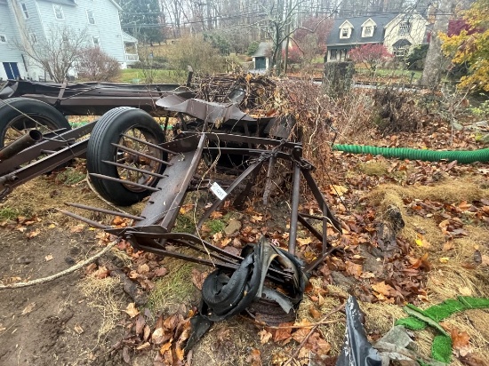 MOUNTED CORN PICKER PARTS W/ LOADER