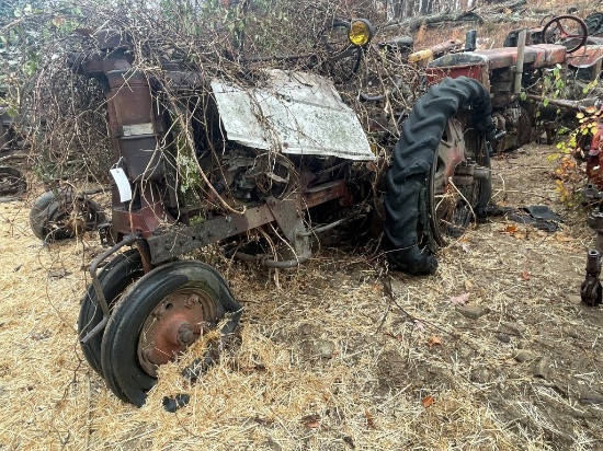 FARMALL F12 W/ 2 BOTTTOM PLOW