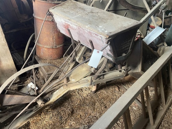 AMERICAN SEEDING CO. 5 BLADE DRILL
