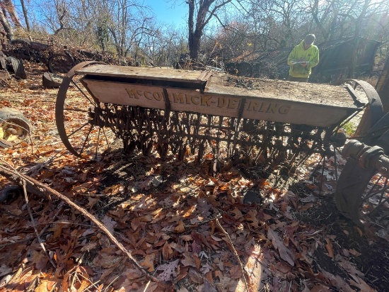 MCCORMICK DEERING PULL TYPE DRILL