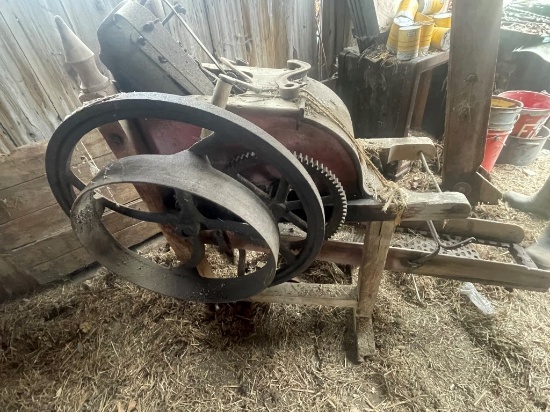 PENNSYLVANIA 2 HOLE CORN SHELLER W/ DISCHARGE CONVEYOR