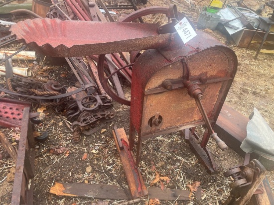 IH CORN SHELLER