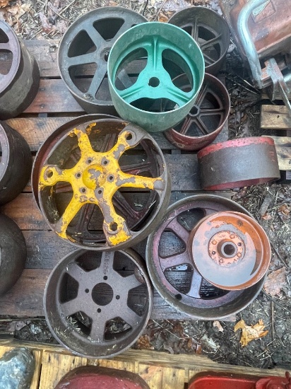 TRACTOR PULLEYS (11)