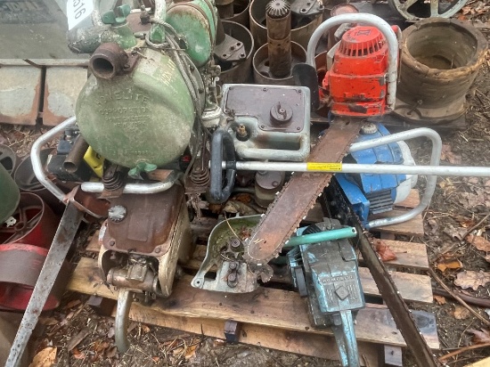 SKID LOT OF CHAIN SAWS & JOHN DEERE TRIMMER