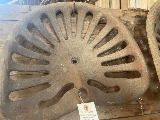 CAST IRON EQUIPMENT SEAT