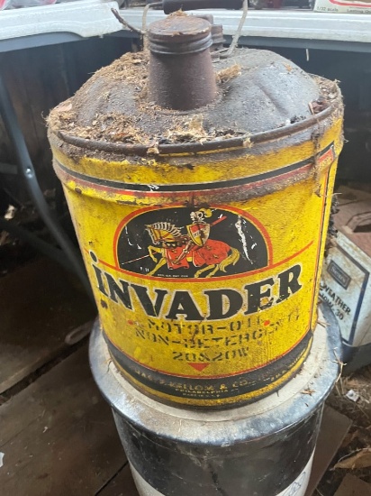 5 GAL INVADER OIL CAN