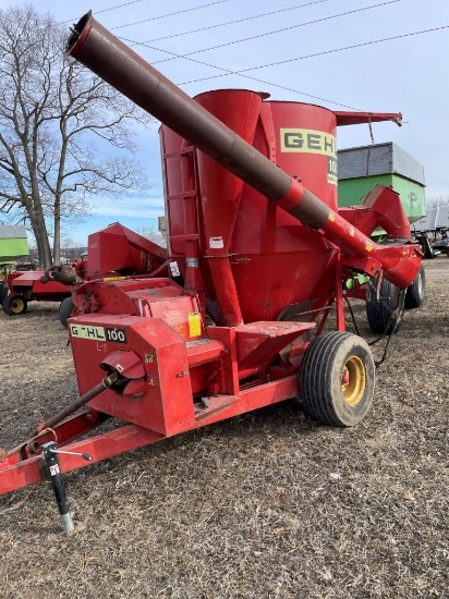 Gehl 100 Grinder Mixer
