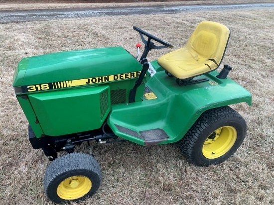 John Deere 318 runs, John Deere 318 Serial Number 485894 Nice tractor 1301
