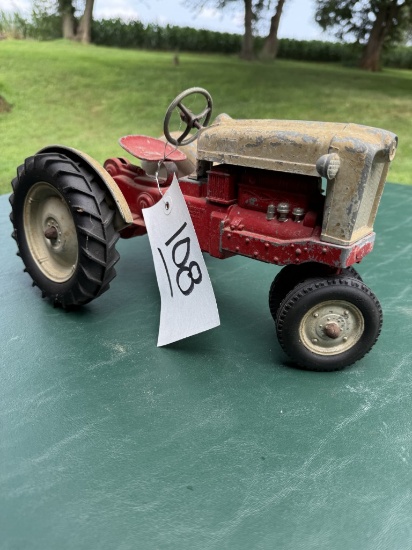 Hubly Ford tractor w/ tricycle front