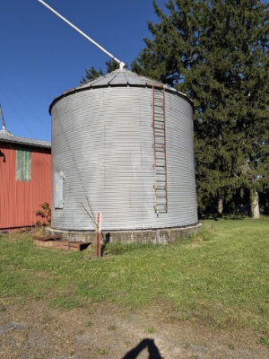 GSI Grain Bin 23'6" Diameter 17'6" Tall Must be taken apart and removed by