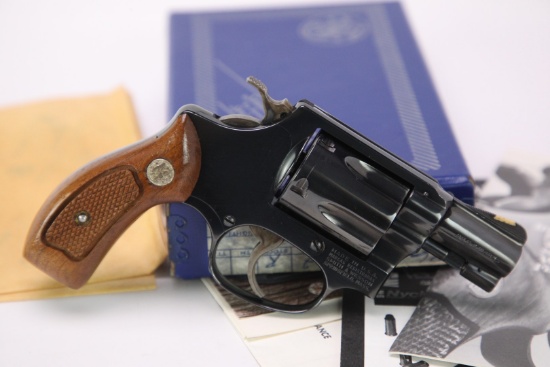 Smith & Wesson Model 36 Chiefs Special .38 Special 2" Double Action Revolver & Box