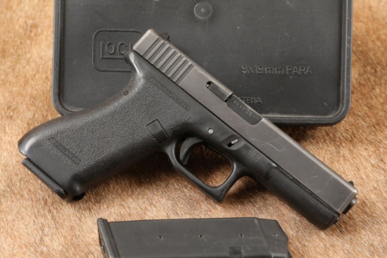 Glock 17 G17 Gen 1 Gen1 9mm 4.49” Semi-Auto Striker-Fired Pistol, Tupperware Box, MFD 1988