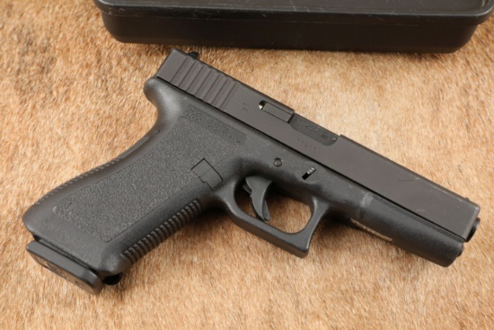 Glock 17 G17 Gen 2 9mm Striker-Fired 4.5” Semi-Auto Pistol & Tupperware Box, Ca. 1994