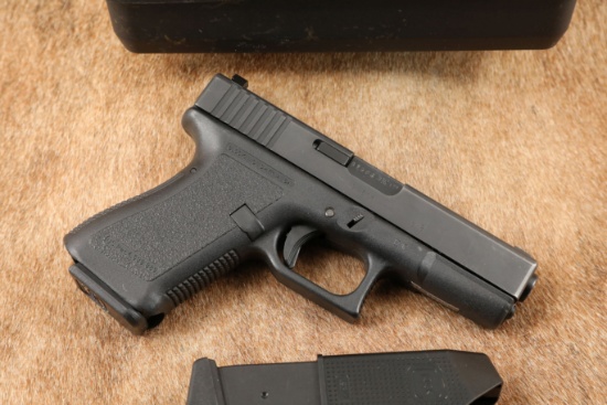 First Year Glock 19 G19 Gen 2 Gen2 9mm 4.02” Semi-Auto Pistol, Tupperware Box, MFD 1988