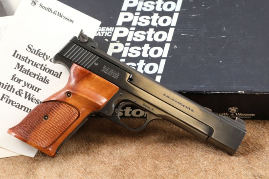 Smith & Wesson Model 41 Semi-Automatic .22 Long Rifle 1991 Box & Manual