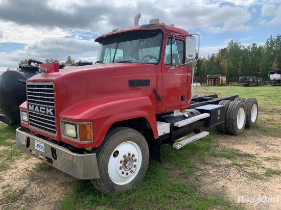 MACK TRACTOR TRUCK