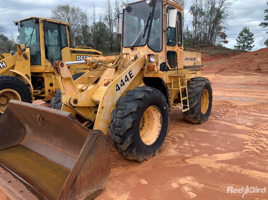 JOHN DEERE 444E