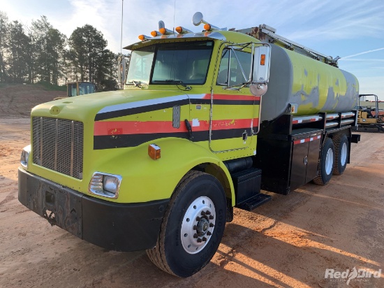 2003 PETERBUILT 330