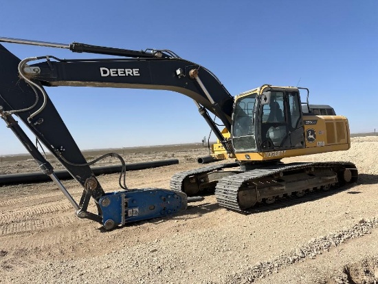 2022 John Deere 250G LC