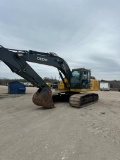 2022 John Deere 210G LC