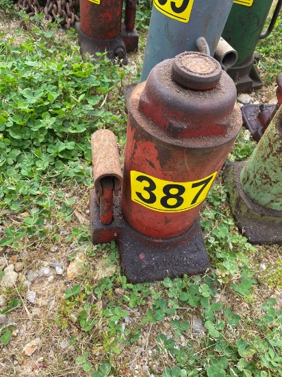 Car jack (red)