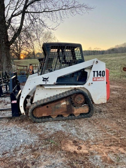 BOBCAT T140 SKIDSTEER